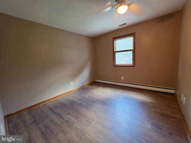 Building Photo - 1239 Limekiln Pike