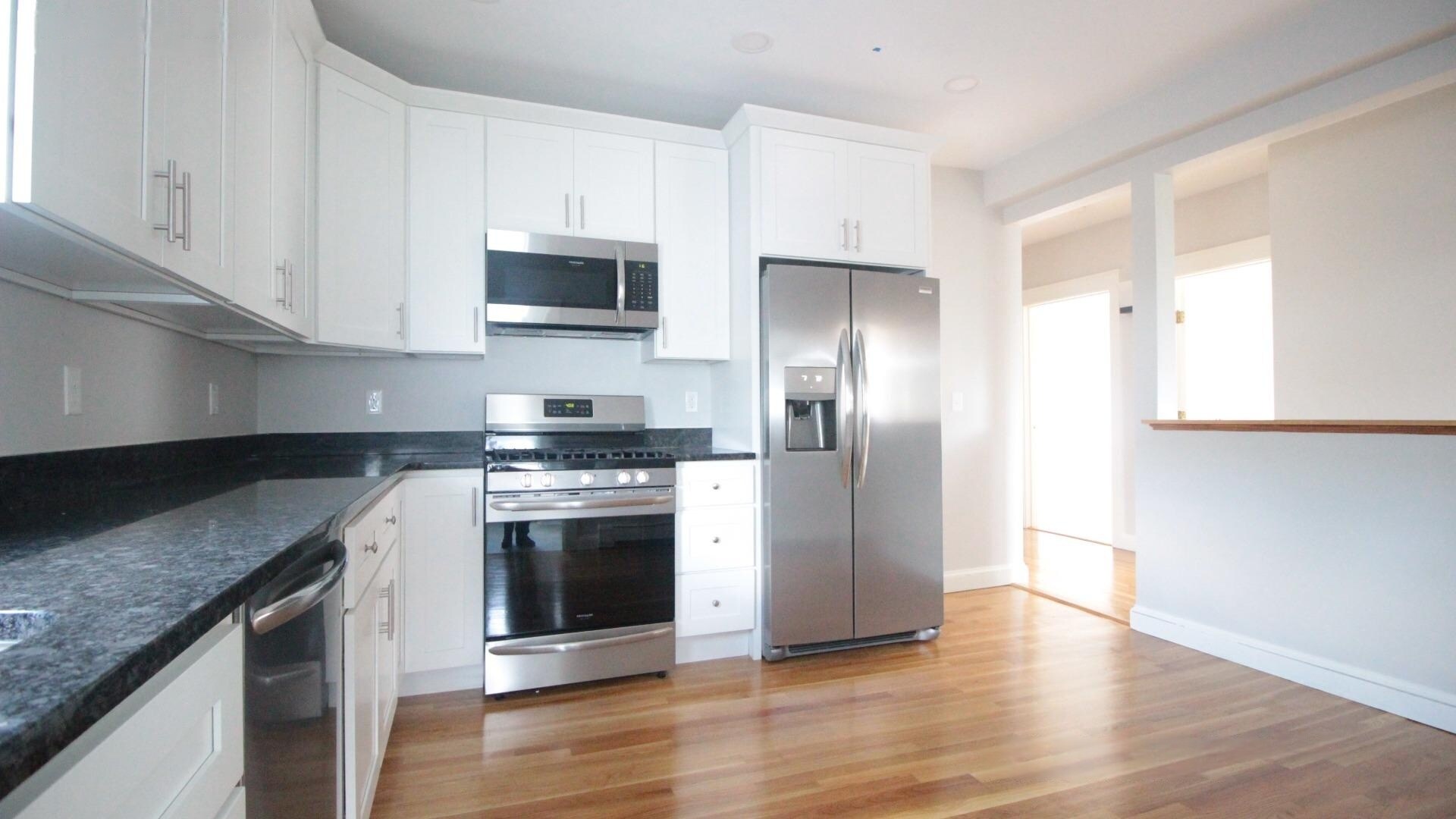 Building Photo - 1429 Cambridge St