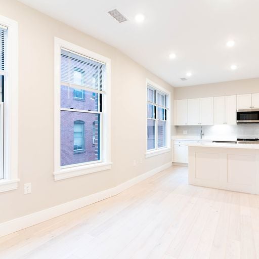 Building Photo - 197 Green St