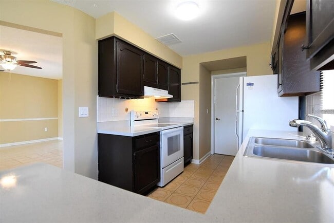 Building Photo - 7129 Turquoise Ln