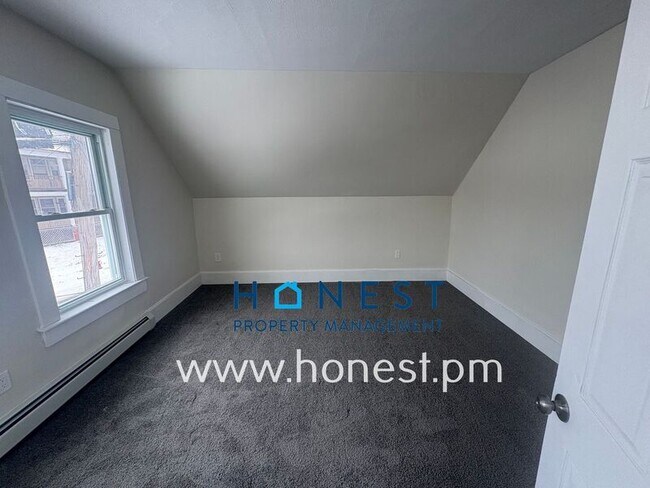 Building Photo - 101 Sabattus St