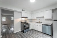 Building Photo - 2404 Briggs Ave