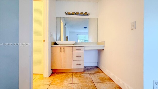 Building Photo - 3400 Pinewalk Dr N