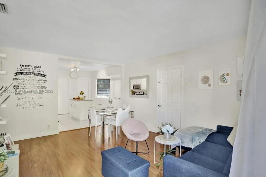 Building Photo - 2552 Wiley St