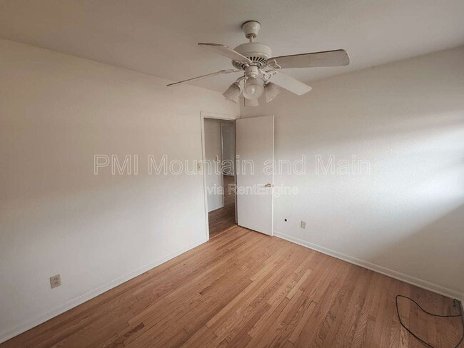 Building Photo - 52 Blake Dr