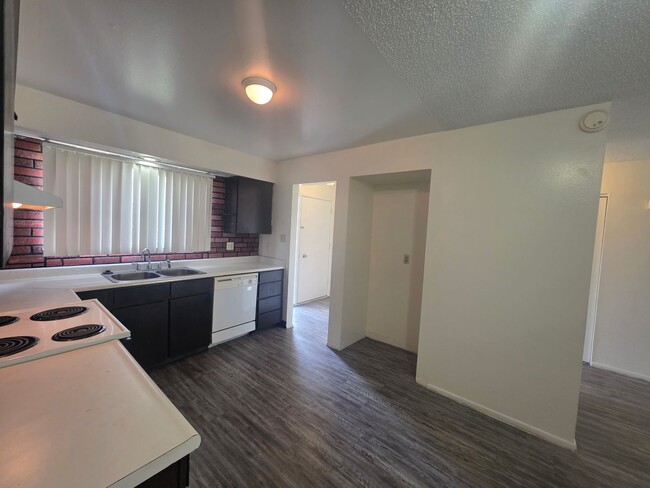 Building Photo - 522 Smithridge Park