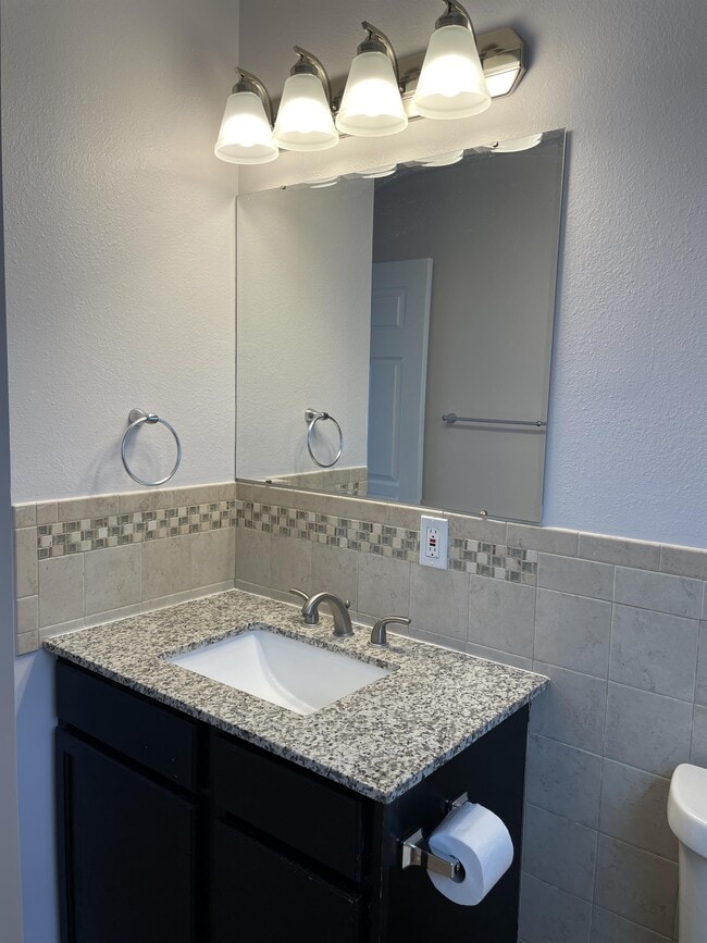 Building Photo - 4606 Nesbitt Dr