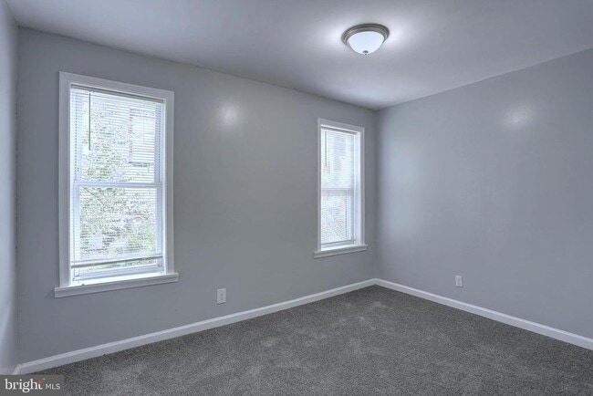 Building Photo - 2506 Lauretta Ave
