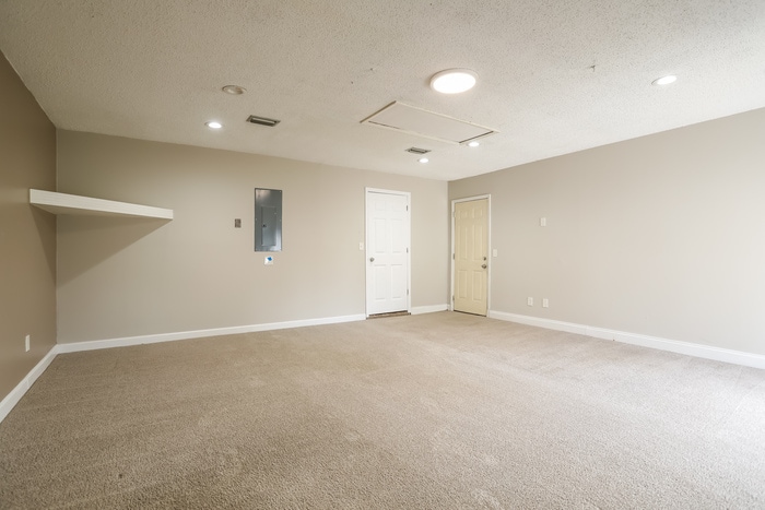 Building Photo - 1413 Dolphin St