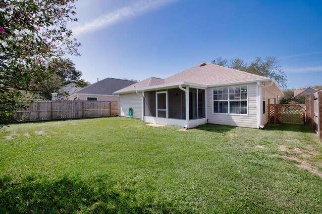 Building Photo - 383 Mirabelle Dr