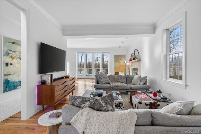 Building Photo - 231 Lake Rd