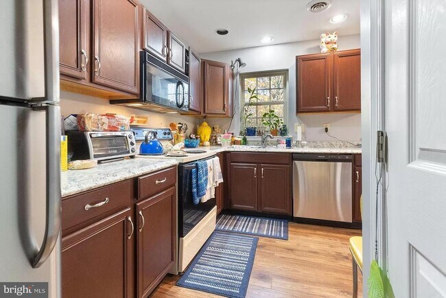 Building Photo - 1422 Timber Chase Dr