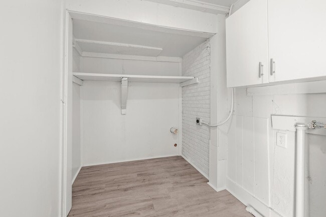 Building Photo - Newly Renovated 3 Bedroom 2 Bath Home Available Now! MOVE-IN SPECIAL: Get your FIRST MONTH'S rent...