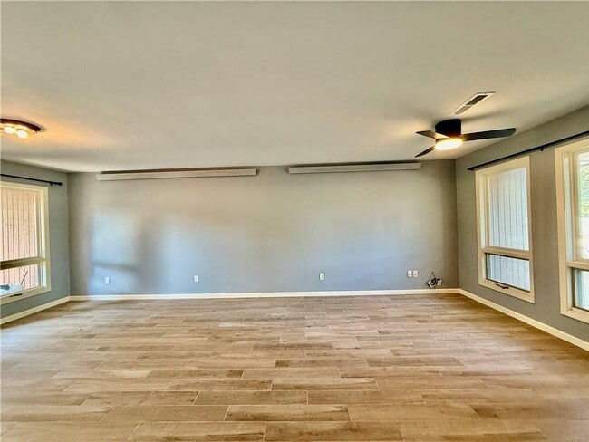 Building Photo - 11 Mellor Ln