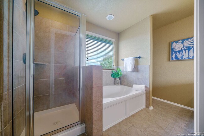 Building Photo - 9902 Meadow Lark