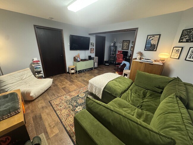 Building Photo - 236 S Market St