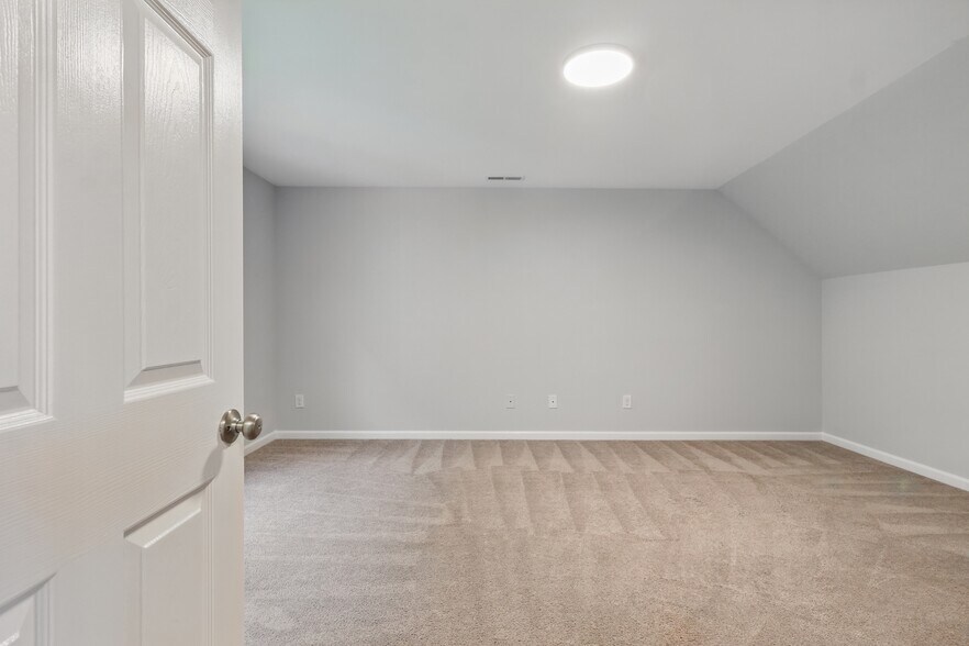 Building Photo - 5408 Gunnette Dr