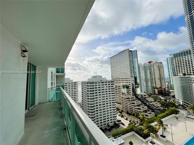 Building Photo - 950 Brickell Bay Dr