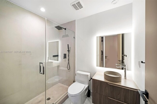 Building Photo - 710 S Shore Dr