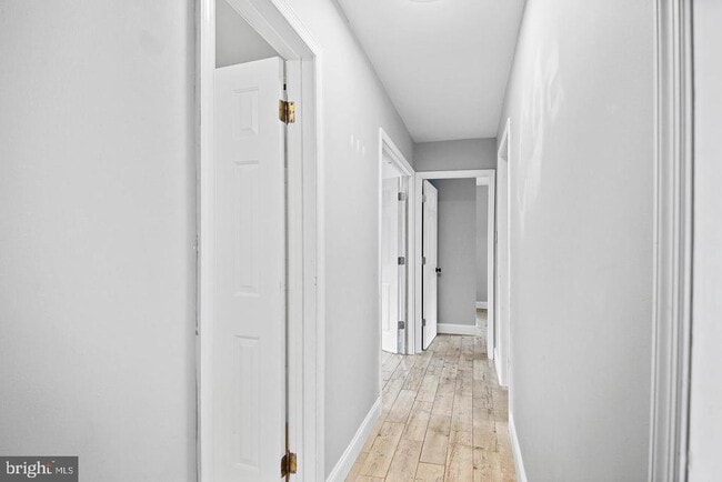 Building Photo - 511 Avondale Dr