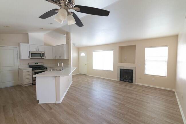 Interior Photo - Santa Fe Palms Apartments