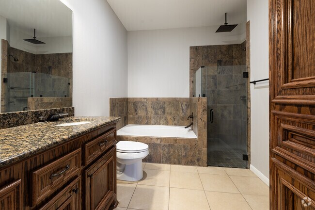 2BR, 2BA - 1,095 - Main Bathroom - Willis Snow Properties, LLC