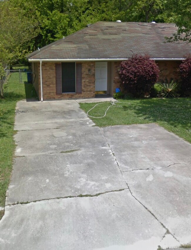 Primary Photo - 240 Ryder Dr