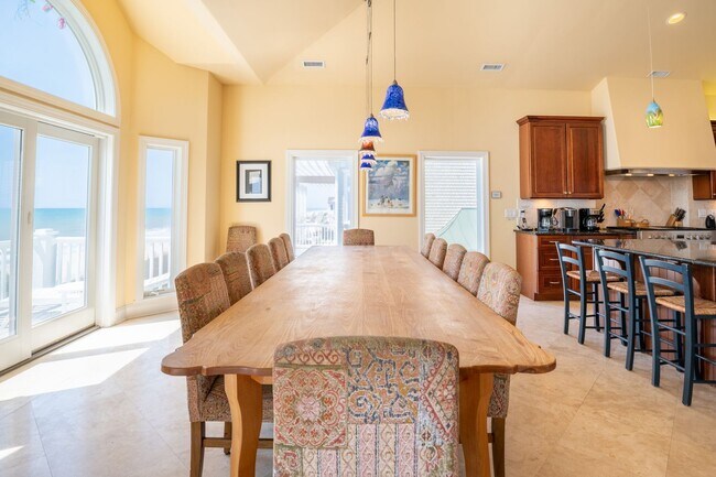 Building Photo - RENT MONTHLY THIS AMAZING HOME THIS OFF-SEASON