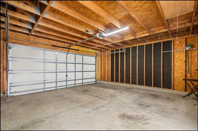Building Photo - Fenced Yard in Cornelius with Detached Garage