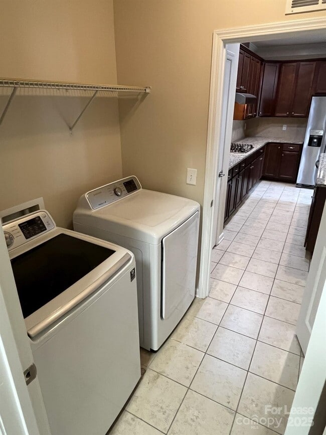 Building Photo - 2207 Eversham Dr NW