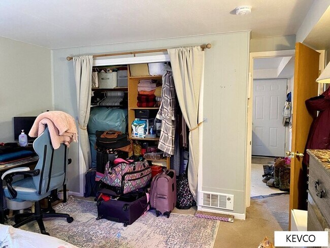 Building Photo - 1236 Maple St