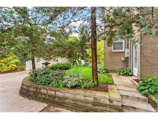 Building Photo - 1501 Summit Ave