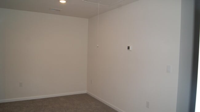 Building Photo - 188 Wall St