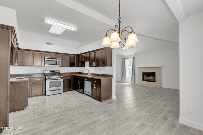 Building Photo - 6541 Dakota Ridge Dr