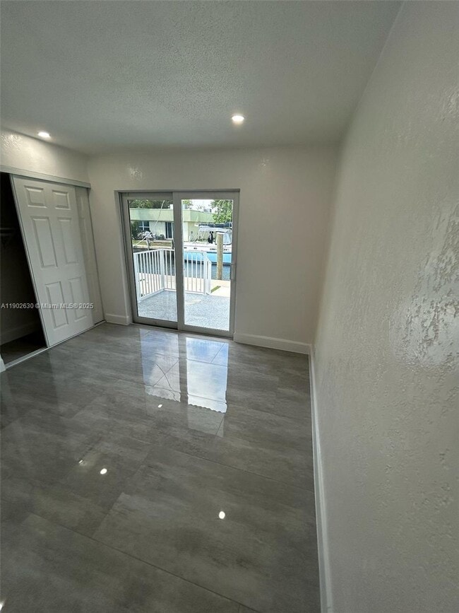 Building Photo - 309 Lewis Ln