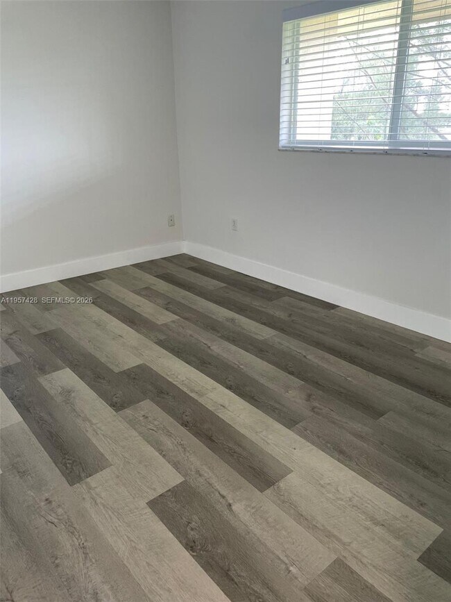 Building Photo - 7440 Miami Lakes Dr