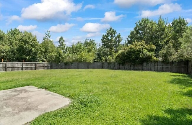 Building Photo - 3 Bedrooms Plus a Bonus in Carolina Plantations!