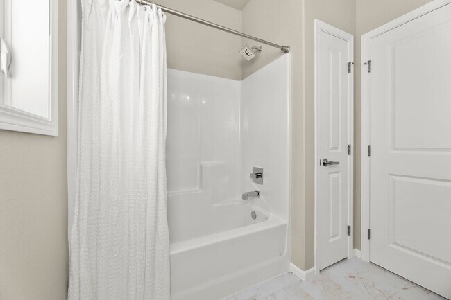 Building Photo - 4-bedroom, 3-bathroom West Fargo Single-Family Home w/ 2 Stall Garage