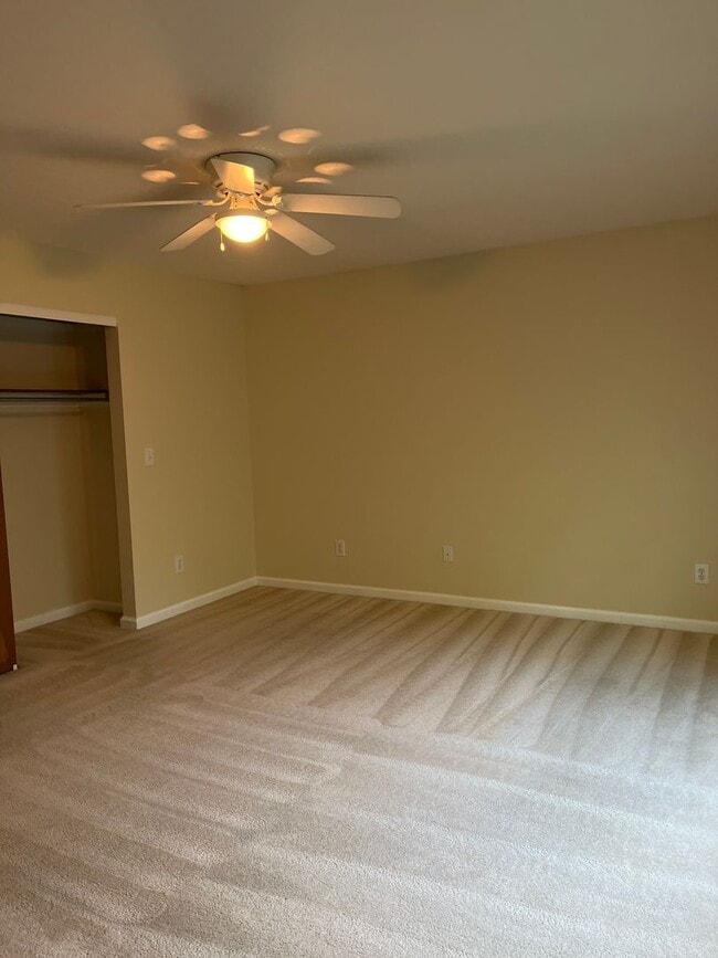 Building Photo - 494 Radcliff Dr