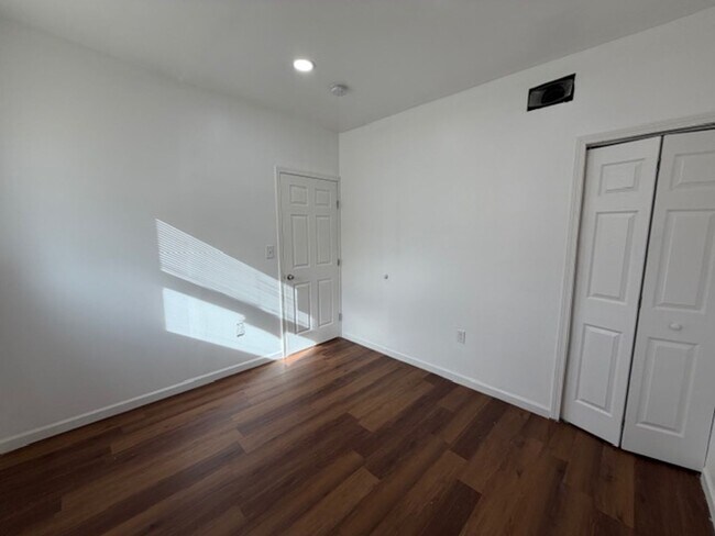 Building Photo - 3956 Pennsylvania Ave