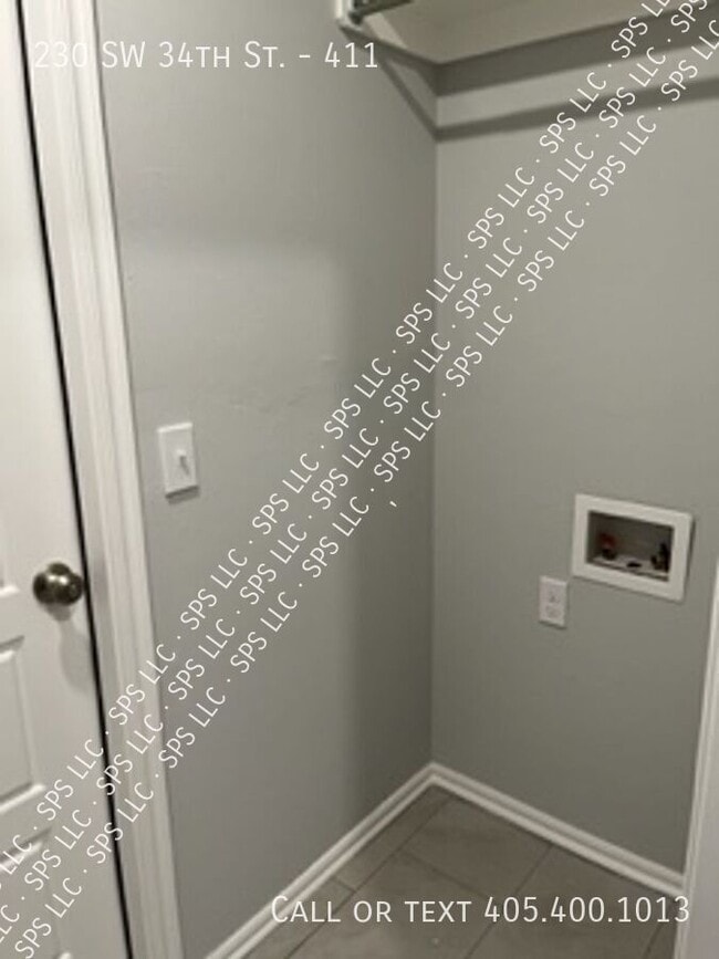 Building Photo - 230 SW 34th St