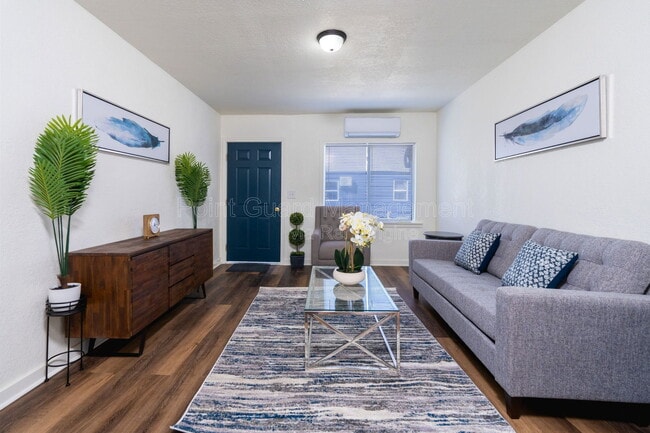 Building Photo - 859 S Beverly St