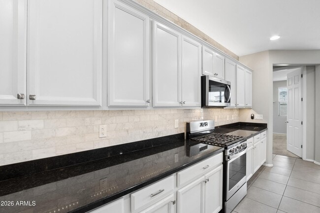 Building Photo - 17766 W Granite View Dr