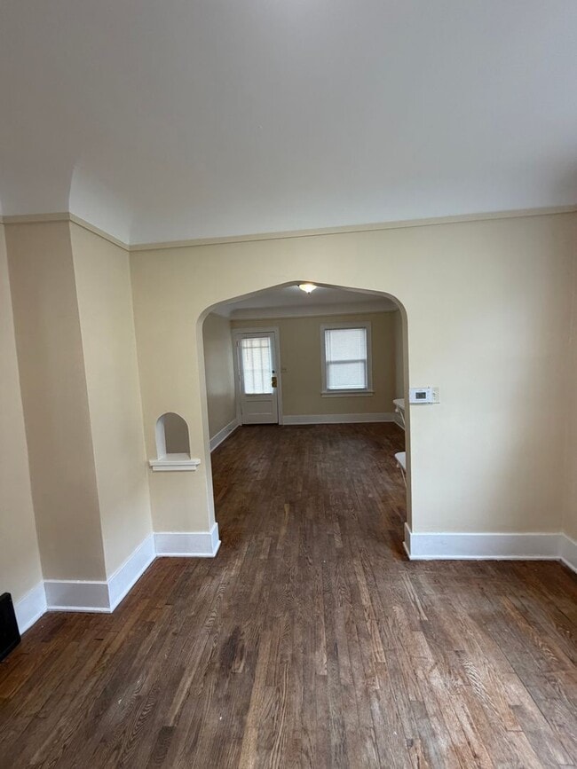 Building Photo - 2 Bed / 1 Bath House for Rent — Lansing, MI