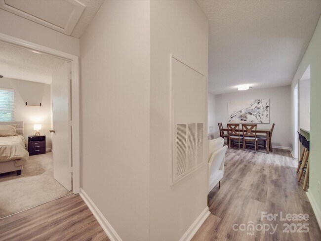 Building Photo - 1052 Churchill Downs Ct