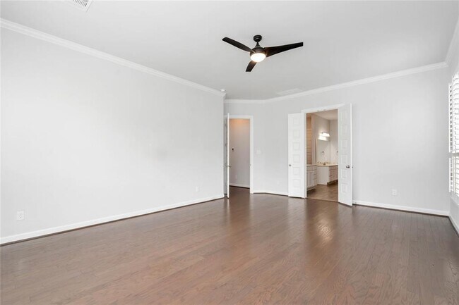 Building Photo - 1303 Gardenia Dr