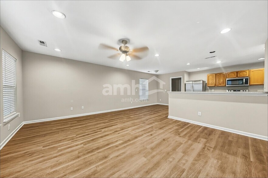 Building Photo - 5145 Torrey Ln
