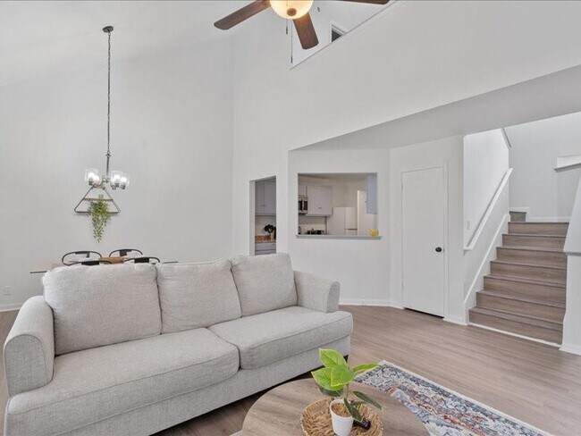 Building Photo - 5303 Edenbourgh Ln