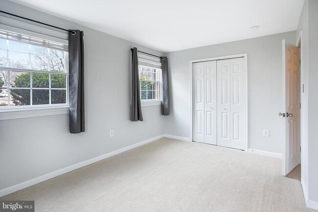 Building Photo - 8300 Midwood St