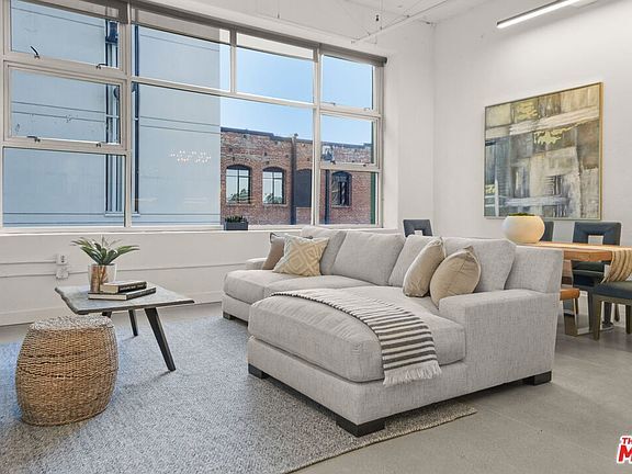 Building Photo - 1130 Flower St